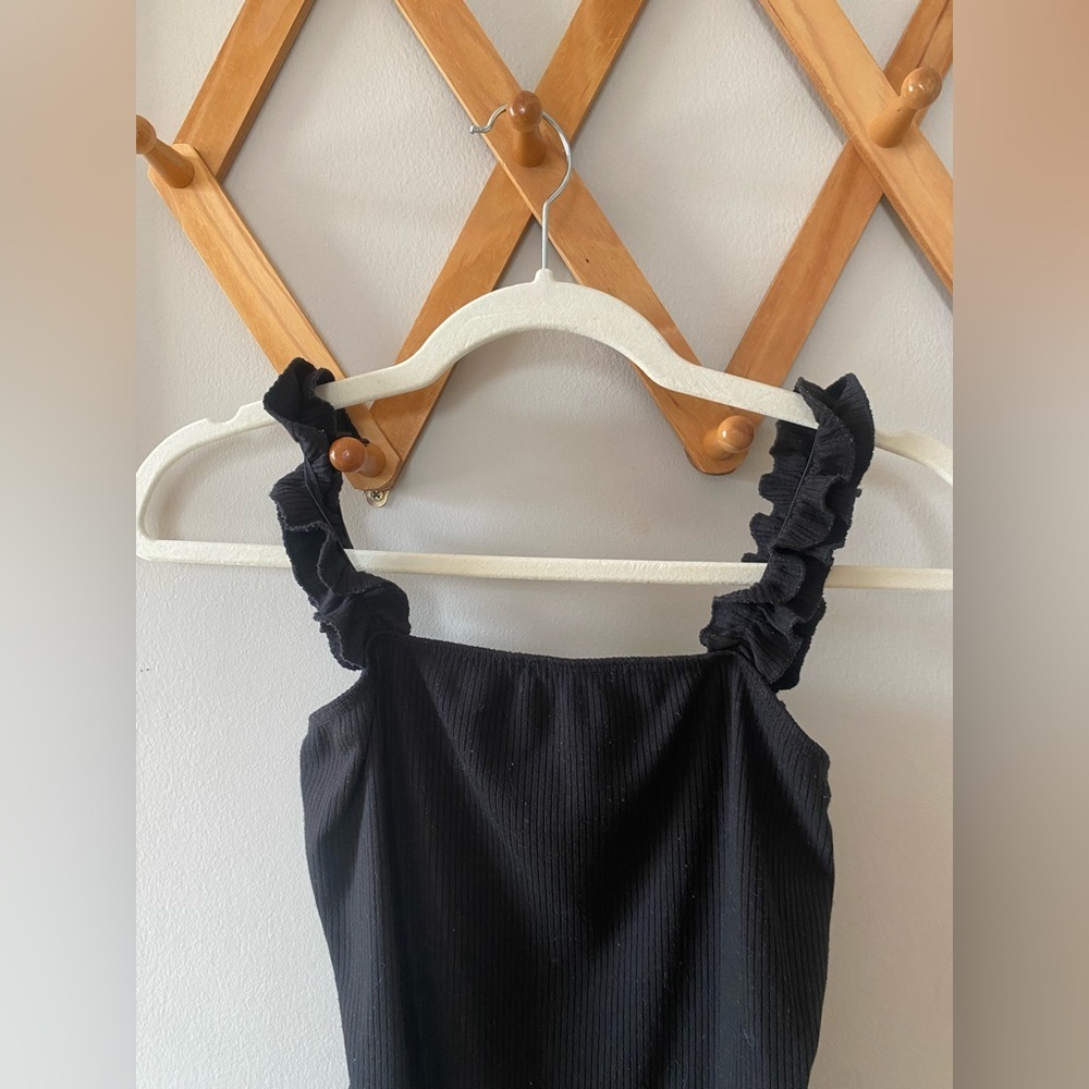 Black Ruffle Body Suit Tank - Picture 4 of 7